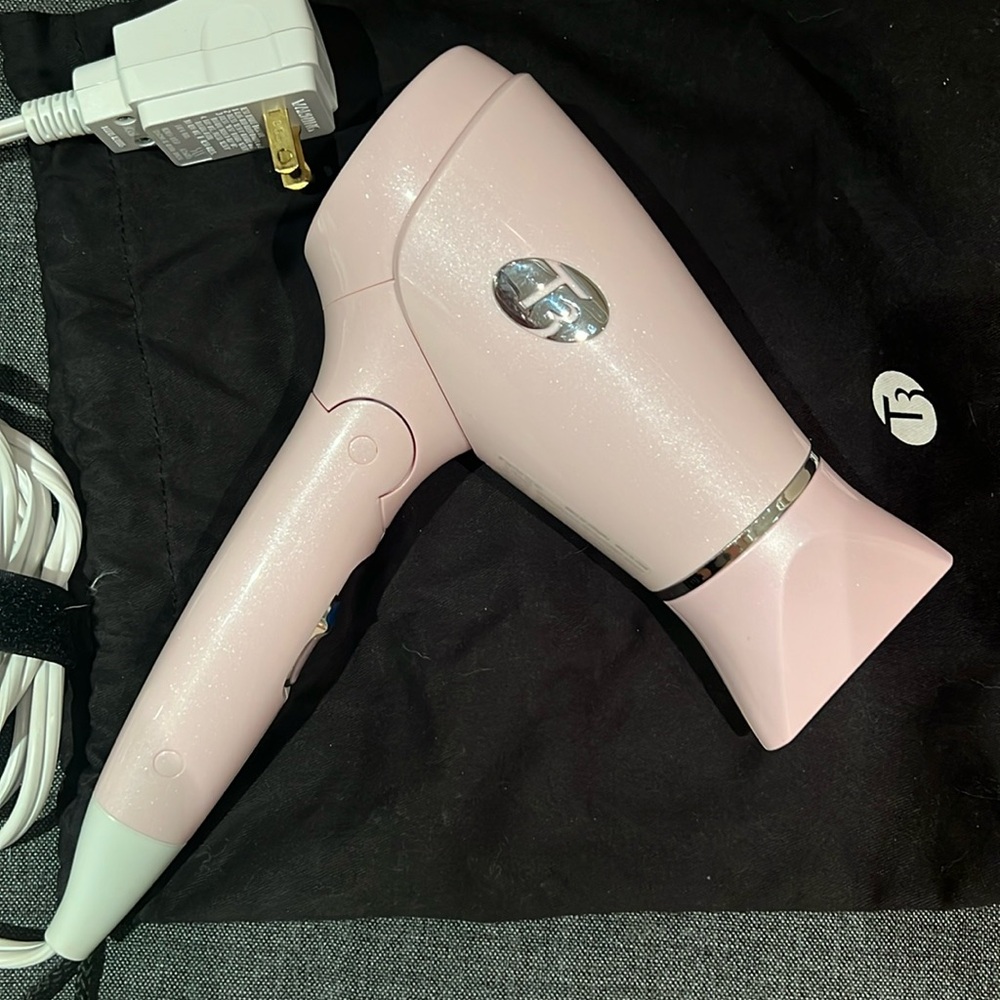 T3 micro travel pink hairdryer